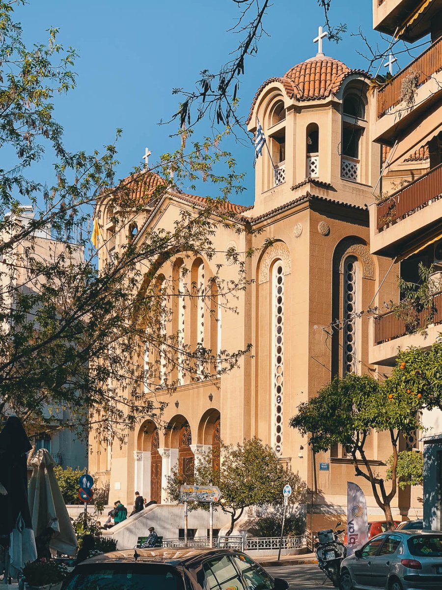 La chiesa di Agios Georgios nella omonima piazza di Kypseli